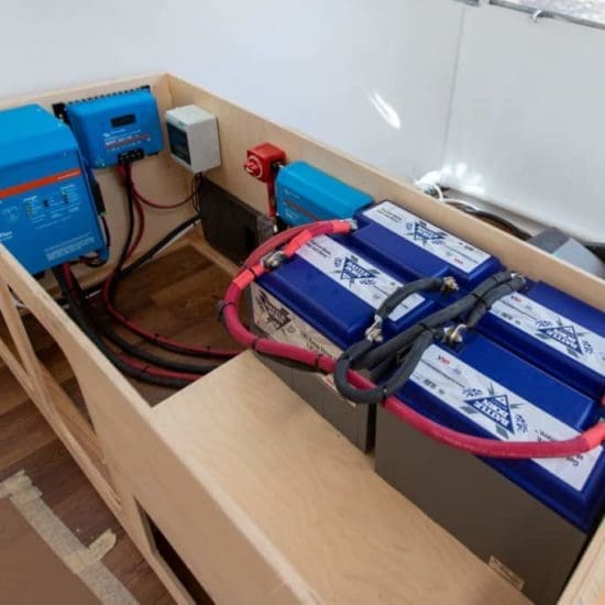 Andy Rawls Airstream/Argosy 400Ah - 3k 12V Inverter - 800W Solar